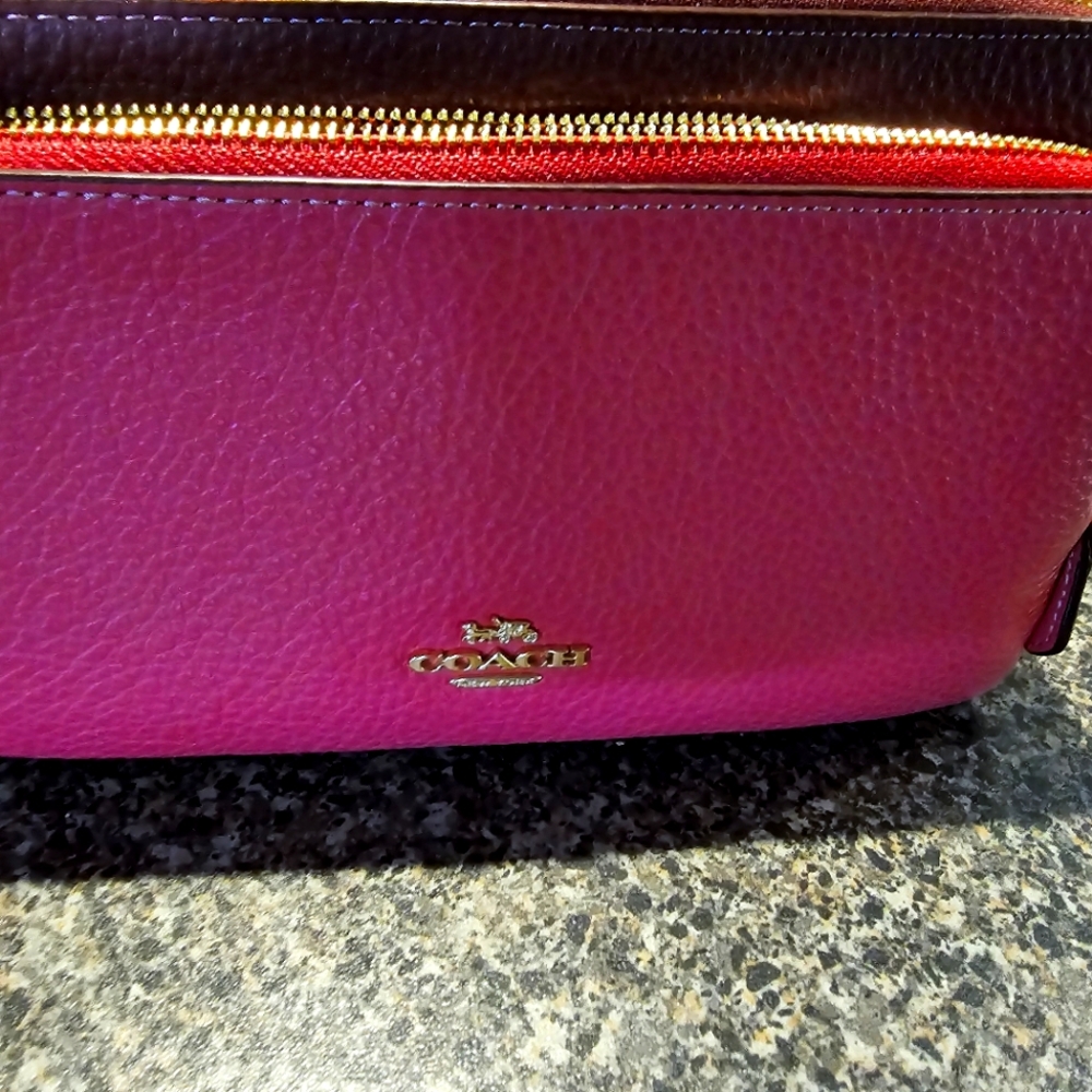 Coach  double zip wallet